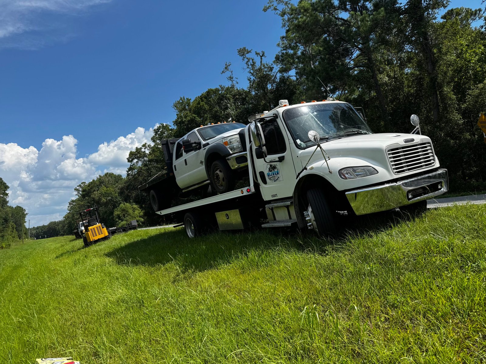 Medium-duty towing by Airell Towing